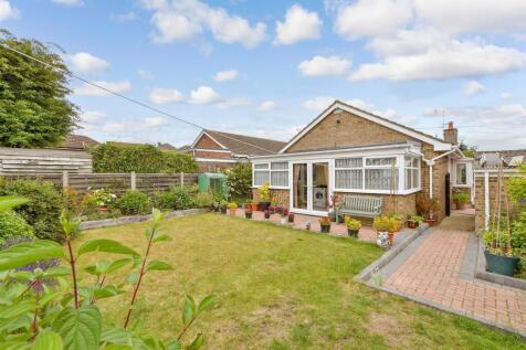2 bedroom detached bungalow for sale