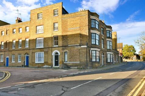 1 bedroom ground floor flat for sale