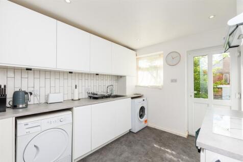 Binnacle Road, Rochester, Kent 2 bed end of terrace house for sale