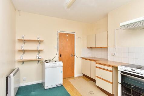 1 bedroom ground floor flat for sale