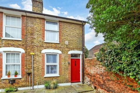 Eastgate Terrace, Rochester, Kent 2 bed end of terrace house for sale