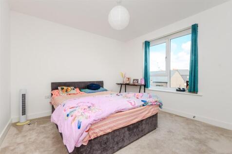 3 bedroom town house for sale