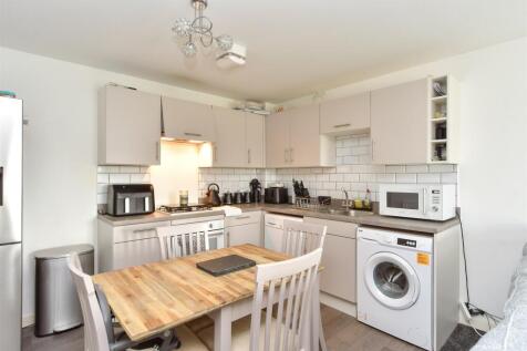 2 bedroom ground floor flat for sale