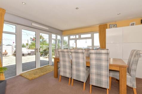 4 bedroom detached bungalow for sale