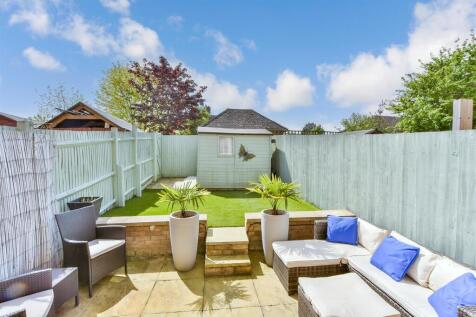 3 bedroom town house for sale