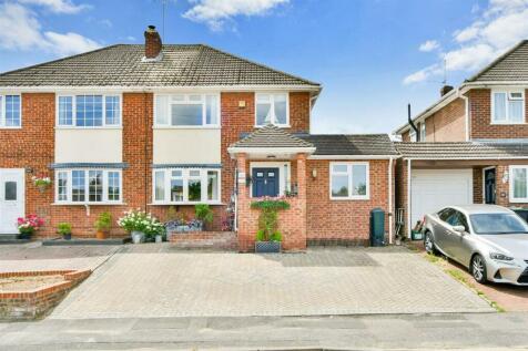 4 bedroom semi-detached house for sale