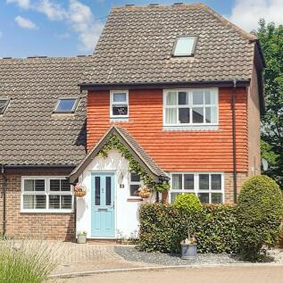 5 bedroom link detached house for sale