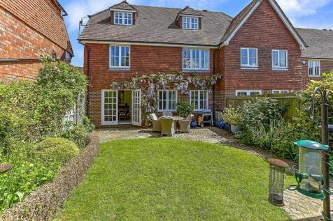 5 bedroom semi-detached house for sale