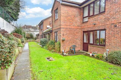 Warblers Close, Rochester, Kent 2 bed ground floor flat for sale