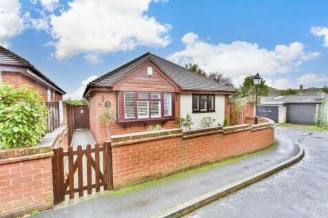 2 bedroom detached bungalow for sale