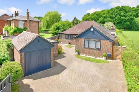 Main Street, Beckley, Rye, East Sussex 5 bed chalet for sale
