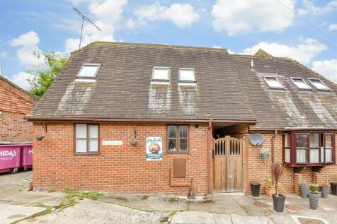 West Cross Mews, Tenterden, Kent 2 bed semi