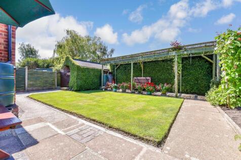3 bedroom chalet for sale