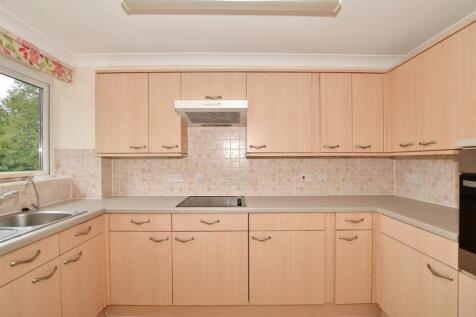 Hadlow Road, Tonbridge, Kent 1 bed flat for sale