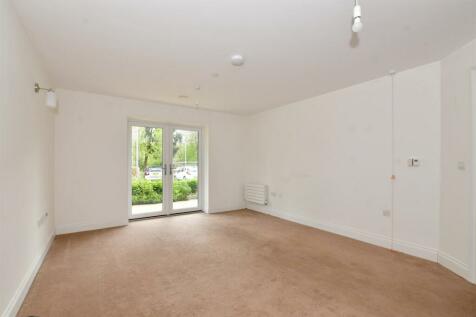 1 bedroom ground floor flat for sale