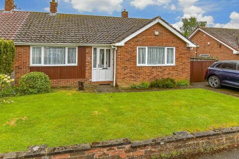 2 bedroom semi-detached bungalow for sale