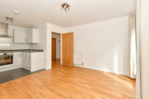 2 bedroom ground floor flat for sale