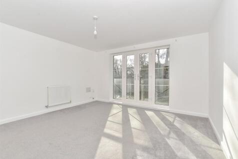 3 bedroom town house for sale