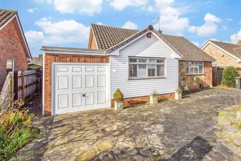 Denbeigh Drive, Tonbridge, Kent 2 bed detached bungalow for sale