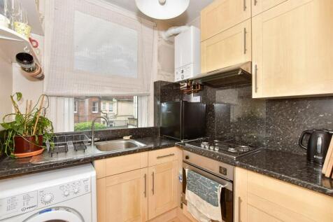 1 bedroom ground floor flat for sale