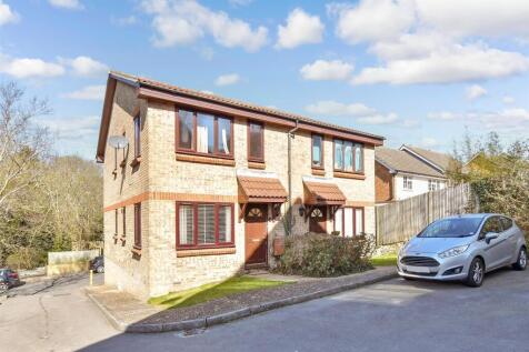 1 bedroom ground floor flat for sale
