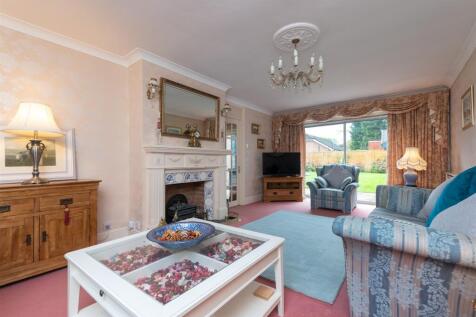 4 bedroom detached bungalow for sale