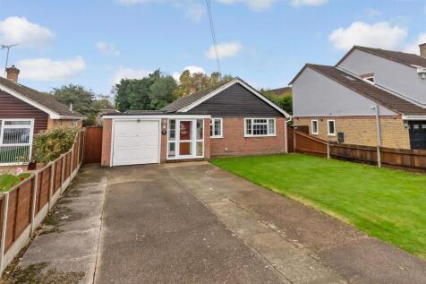 4 bedroom detached bungalow for sale