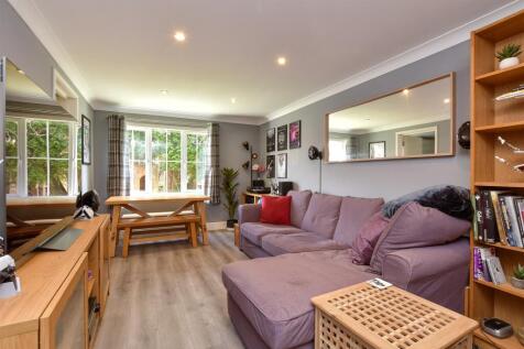 2 bedroom ground floor flat for sale