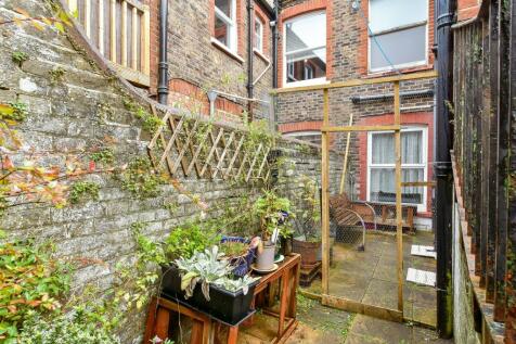 1 bedroom ground floor flat for sale