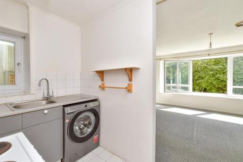 Studio flat for sale
