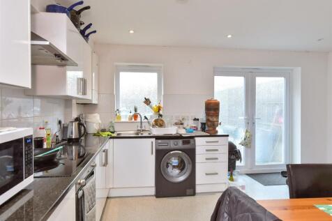 5 bedroom terraced house for sale