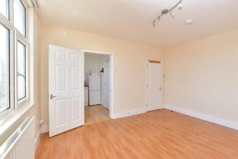 4 bedroom maisonette for sale