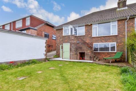 3 bedroom semi-detached bungalow for sale