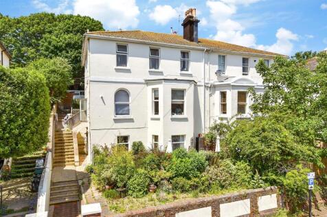 1 bedroom ground floor flat for sale