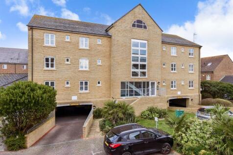 2 bedroom ground floor flat for sale
