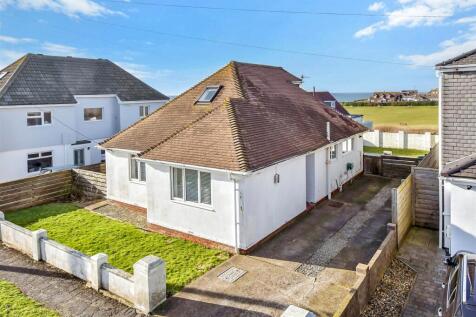 Roderick Avenue, Peacehaven, East Sussex 2 bed chalet for sale