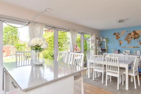 4 bedroom semi-detached house for sale