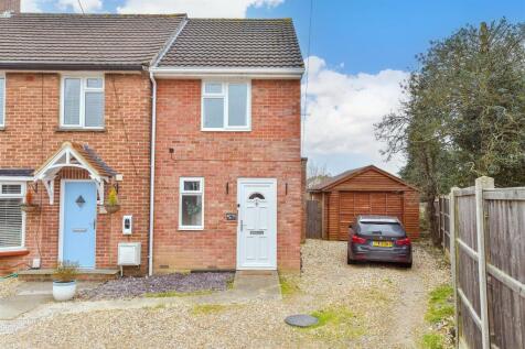2 bedroom end of terrace house for sale