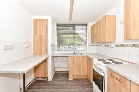 2 bedroom ground floor flat for sale