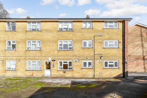 3 bedroom ground floor flat for sale