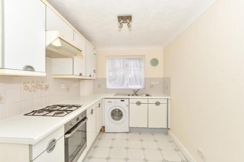 2 bedroom ground floor flat for sale