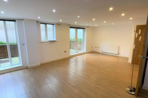 2 bedroom ground floor flat for sale