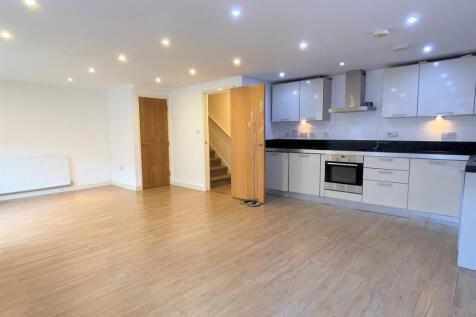 2 bedroom ground floor flat for sale