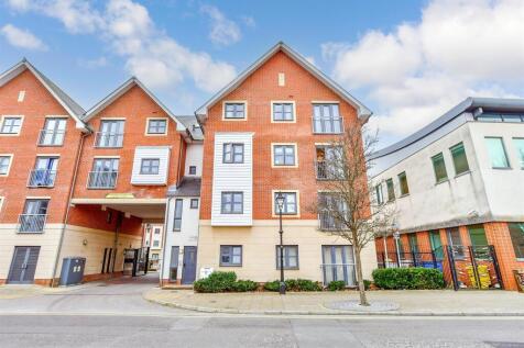 2 bedroom ground floor flat for sale