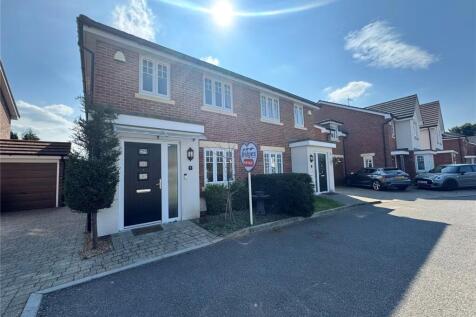 3 bedroom semi-detached house for sale