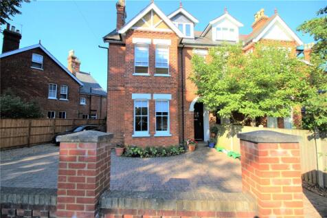 3 bedroom maisonette for sale
