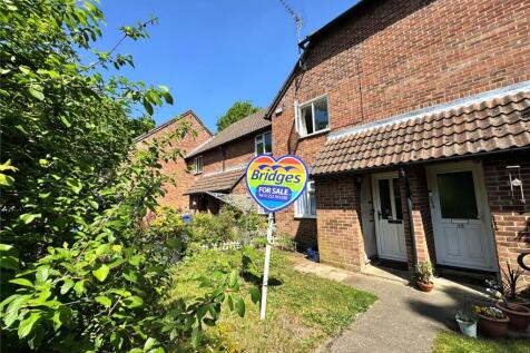 1 bedroom maisonette for sale
