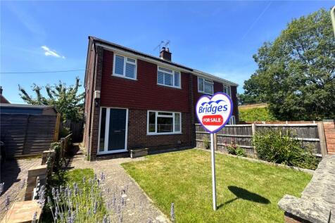 3 bedroom semi-detached house for sale