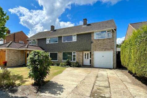 4 bedroom semi-detached house for sale