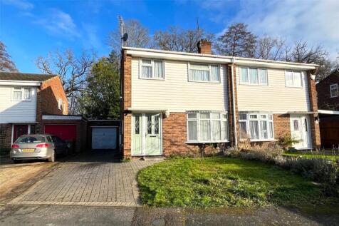 3 bedroom semi-detached house for sale